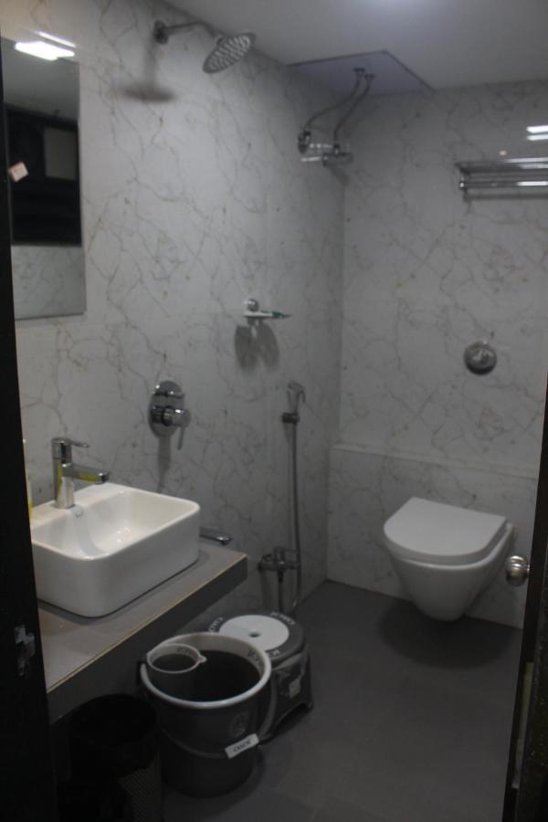 מומביי Hotel Park Inn Andheri West מראה חיצוני תמונה